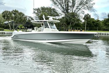 33' Boston Whaler 2021 Yacht For Sale